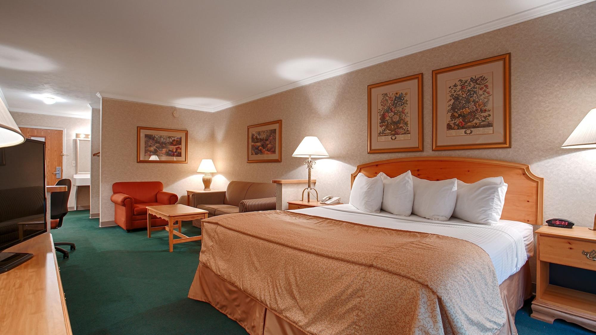 Magnuson Grand Pioneer Inn And Suites Escanaba Exterior foto