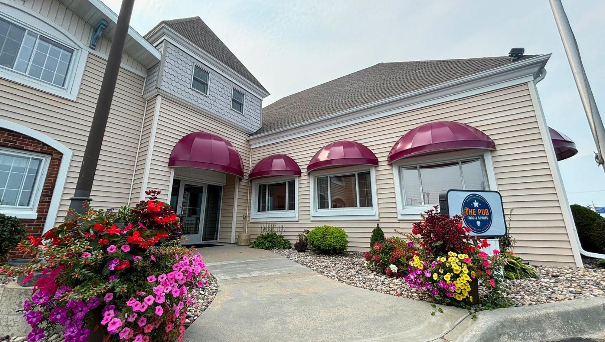 Magnuson Grand Pioneer Inn And Suites Escanaba Exterior foto