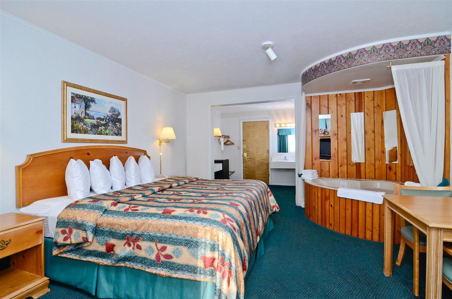 Magnuson Grand Pioneer Inn And Suites Escanaba Quarto foto