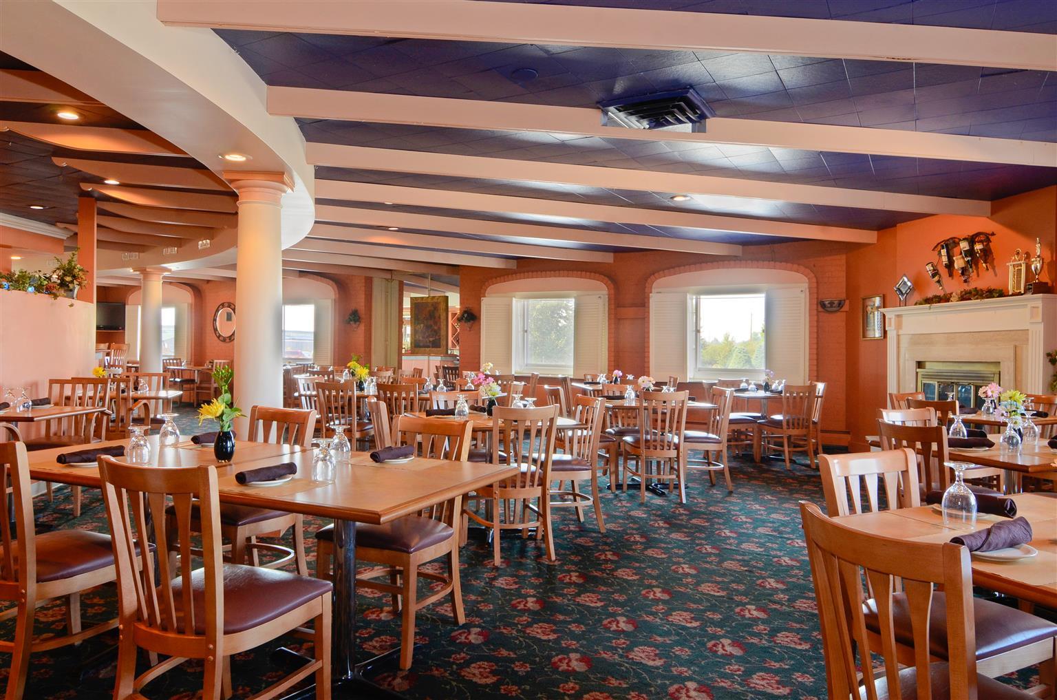 Magnuson Grand Pioneer Inn And Suites Escanaba Restaurante foto